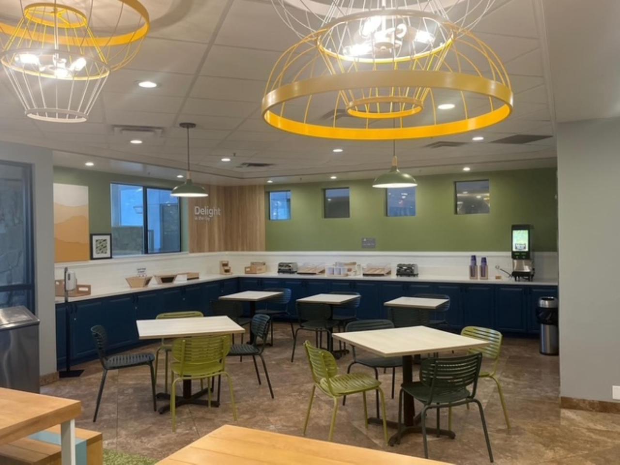 Spark By Hilton Phoenix East Меса Екстериор снимка