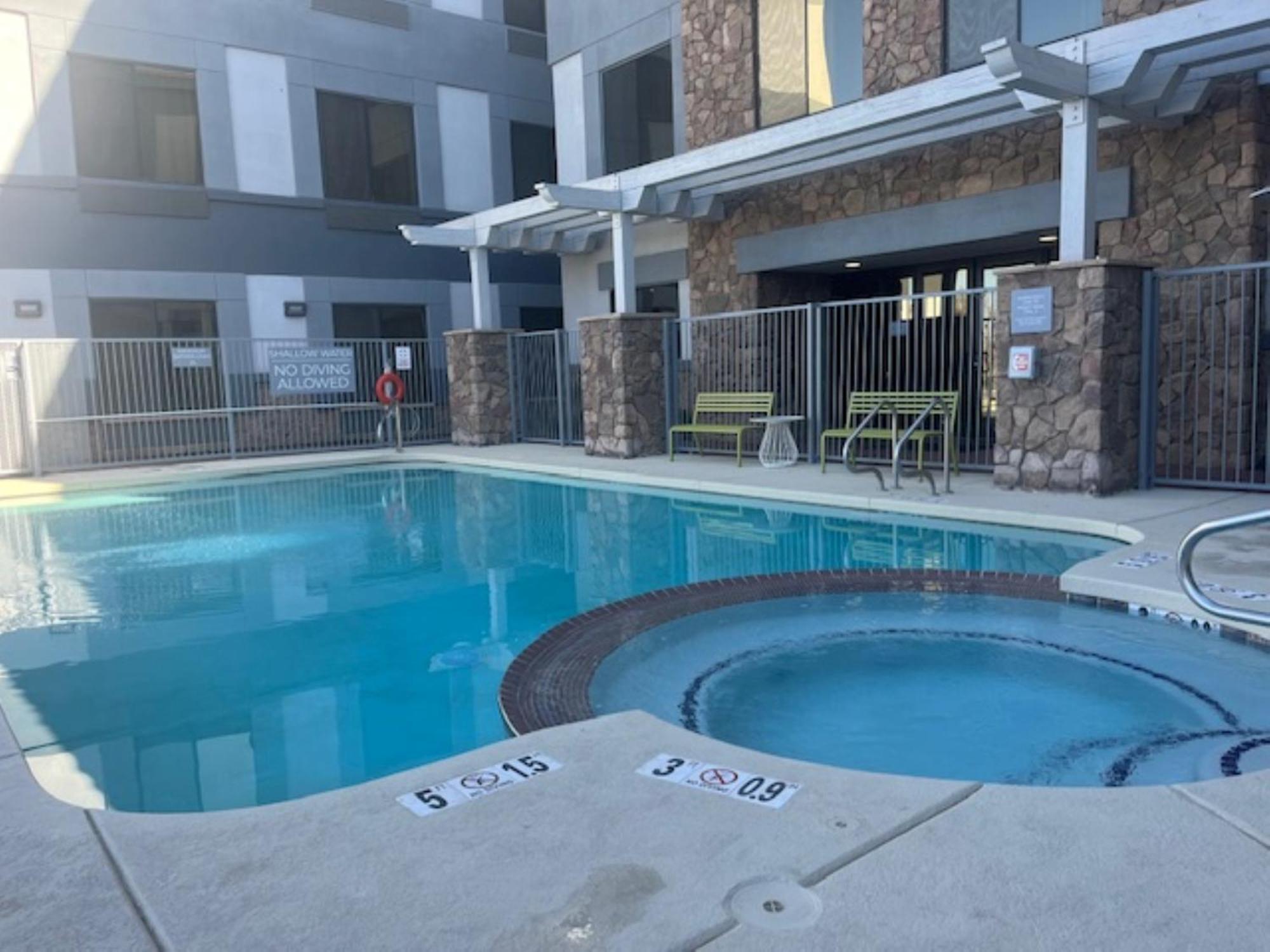 Spark By Hilton Phoenix East Меса Екстериор снимка