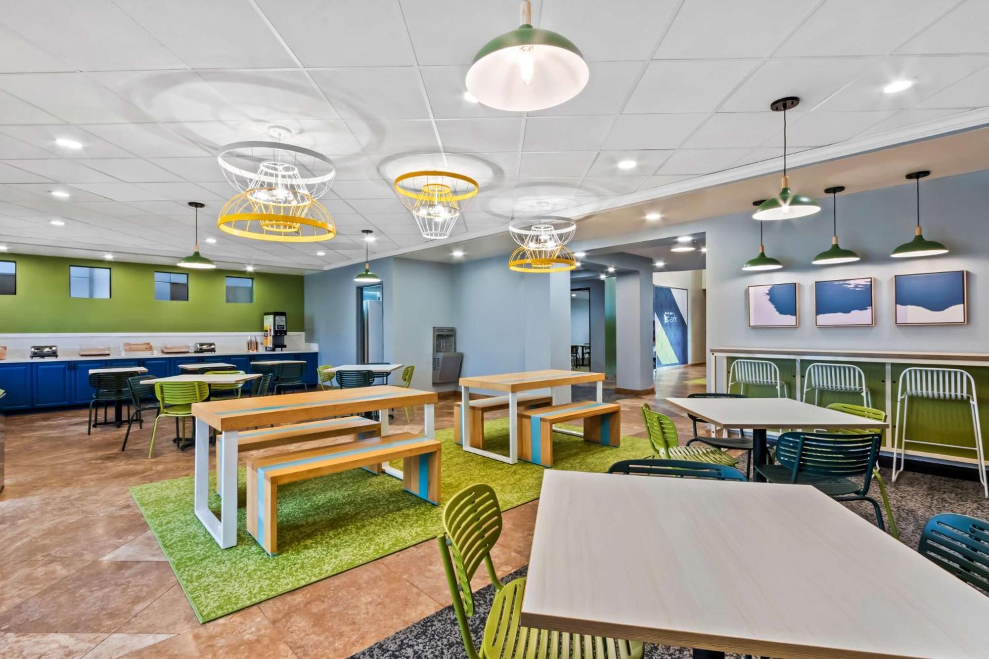 Spark By Hilton Phoenix East Меса Екстериор снимка